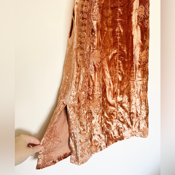 Anthropologie Lucie Embroidered Velvet Slip Midi Petite Dress - Picture 5 of 10